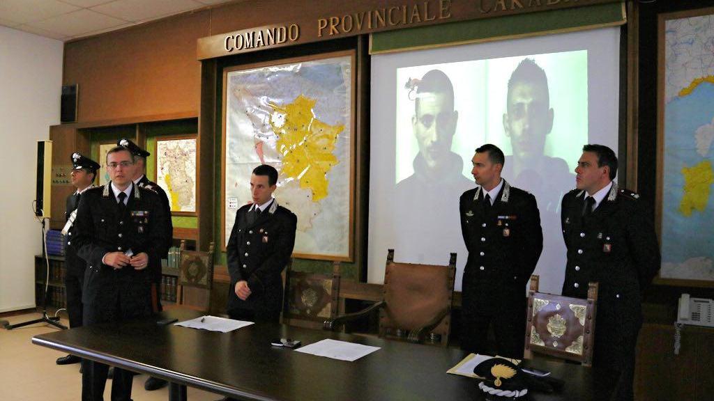 I carabinieri nel corso della conferenza stampa in cui è stata illustrata l'operazione (Marzi/Pentafoto)