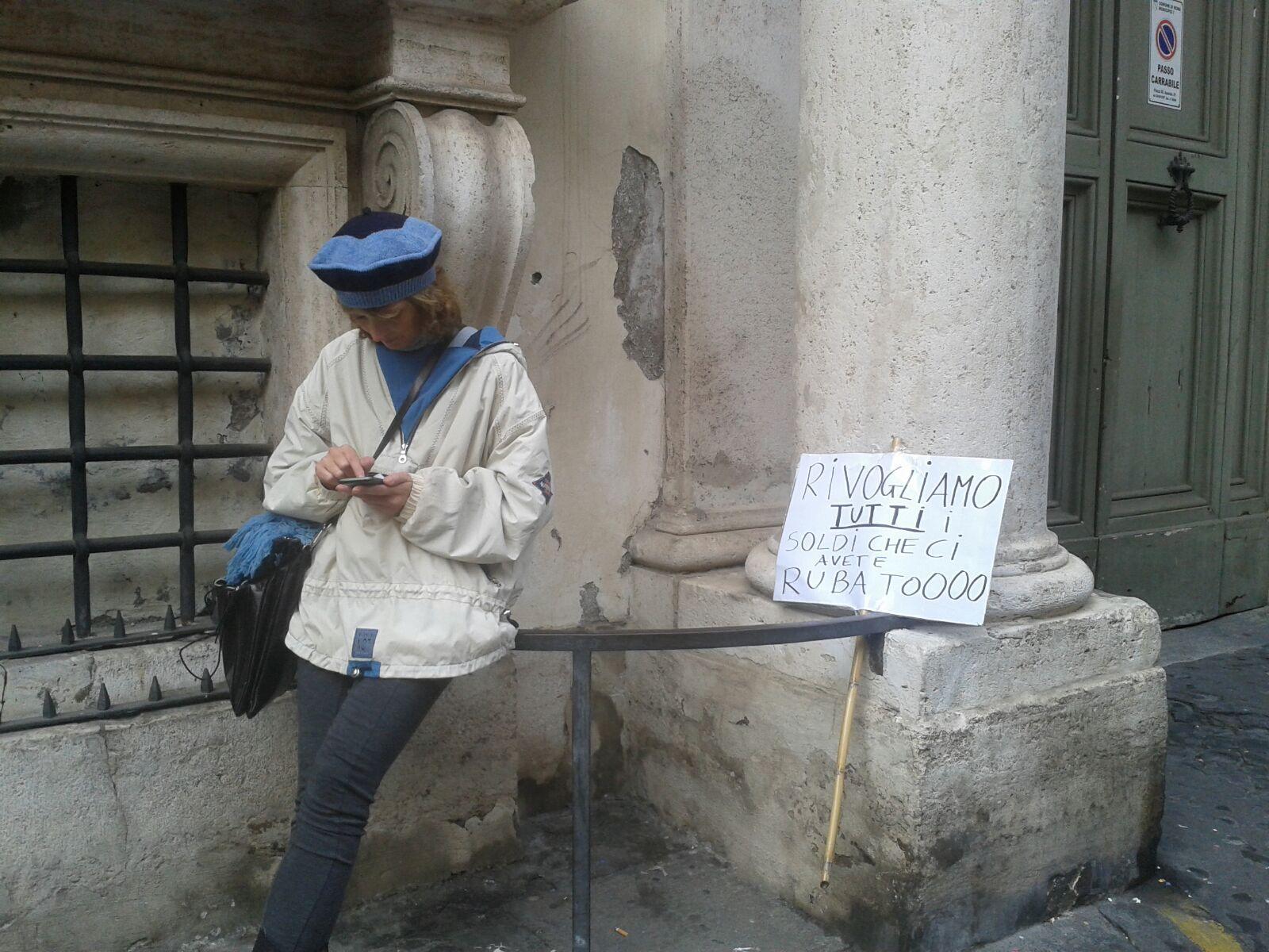 La protesta dei risparmiatori azzerati