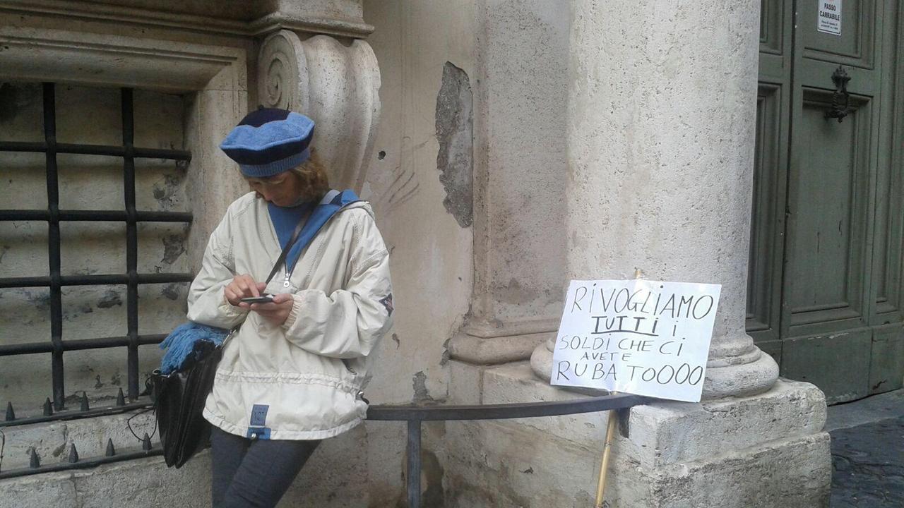 La protesta dei risparmiatori azzerati