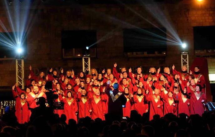 Joyful Ensemble & Best Friends In mille a cantare con il coro