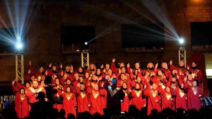 Joyful Ensemble & Best Friends In mille a cantare con il coro
