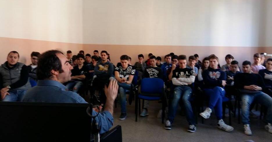 Lo scrittore Prunetti presenta Amianto e Piccola controstoria
