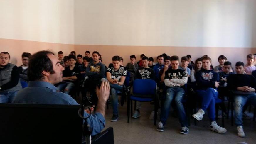 Lo scrittore Prunetti presenta Amianto e Piccola controstoria
