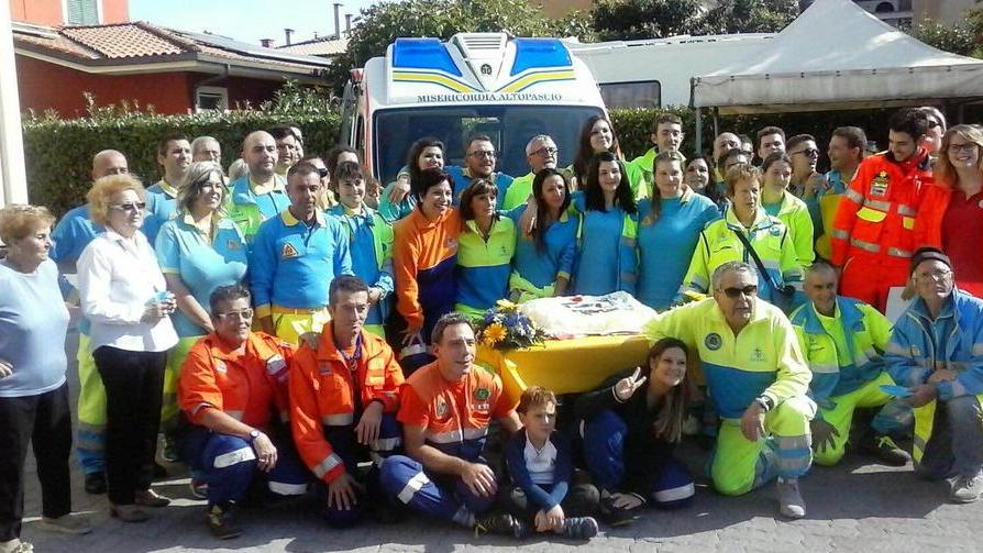 Festa grande in Misericordia per la nuova ambulanza