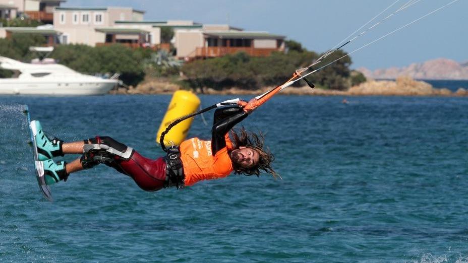 Con le tavole nel vento il kitesurf è Mondiale