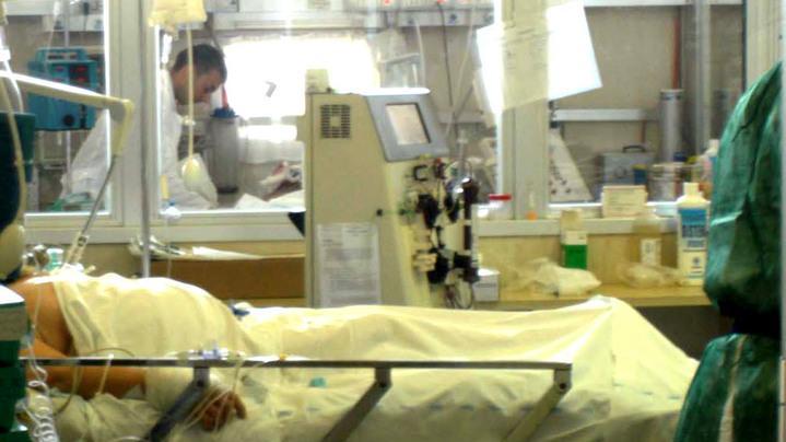 Annuncia il suicidio su Fb e si butta dal quarto piano