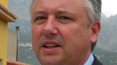 Dopo le minacce, grande solidarietà al sindaco Peppe Loi
