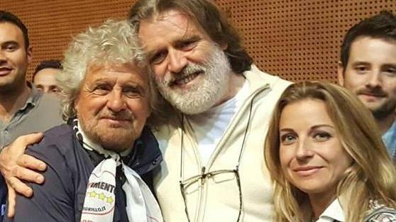 I consiglieri regionale del Movimento 5 Stelle, Andrea Quartini e Irene Galletti, con Beppe Grillo