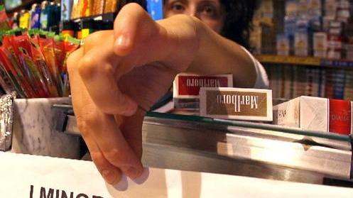 Villagrande, compra sigarette a tre minorenni: multa di 300 euro