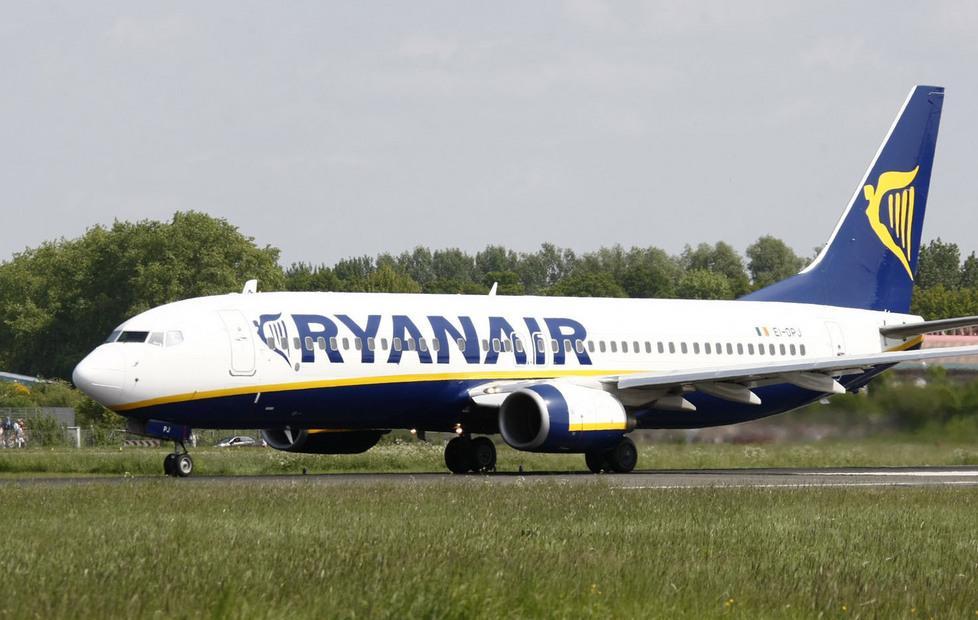 Ryanair dice addio ad Alghero e investe su Elmas 