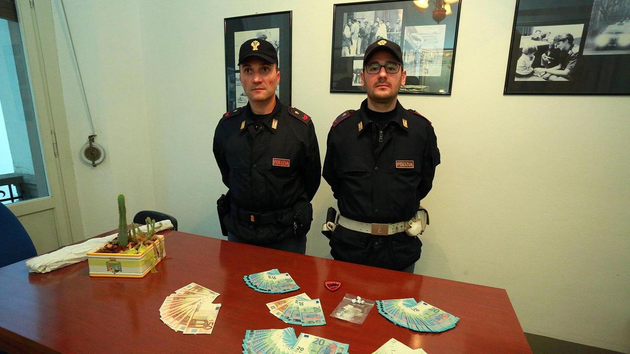 I soldi falsi (foto agenzia Sestini)