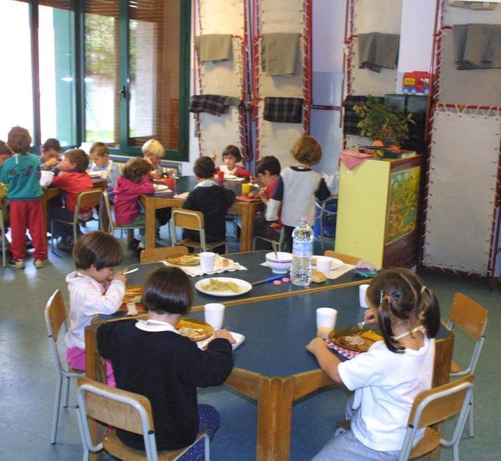Mense scolastiche, tariffe record a Reggio Emilia 