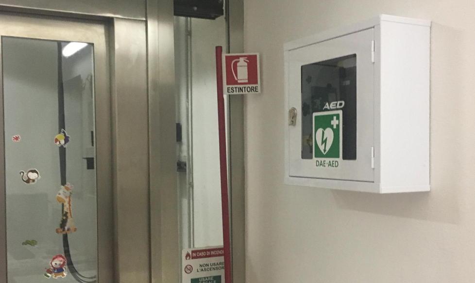 Installato defibrillatore alla Santa Teresa