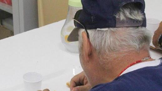 È allarme povertà, 50 pasti al giorno alla mensa Caritas
