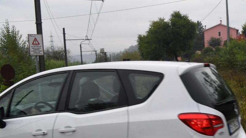 «I treni passano a sbarre alzate e noi tremiamo»