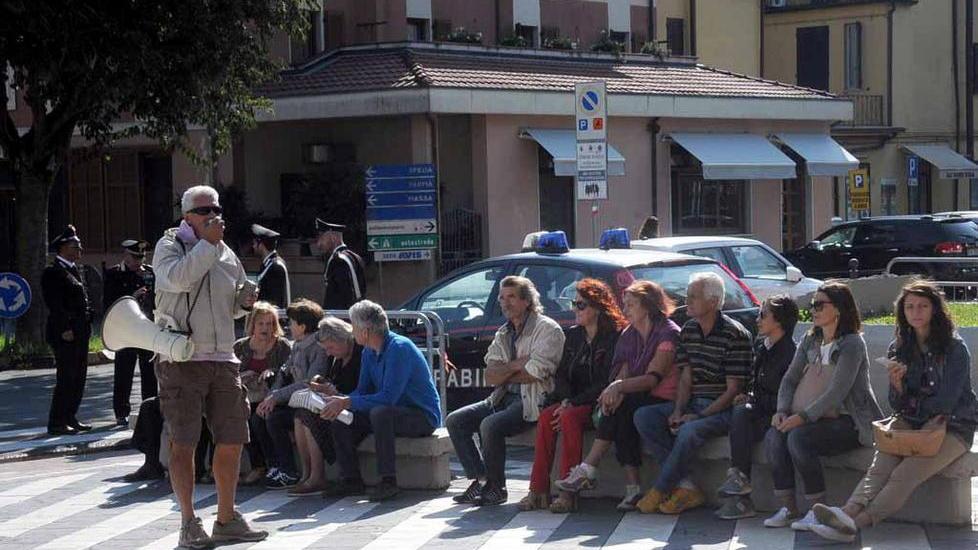 Anti Costa, confronto con il commissario