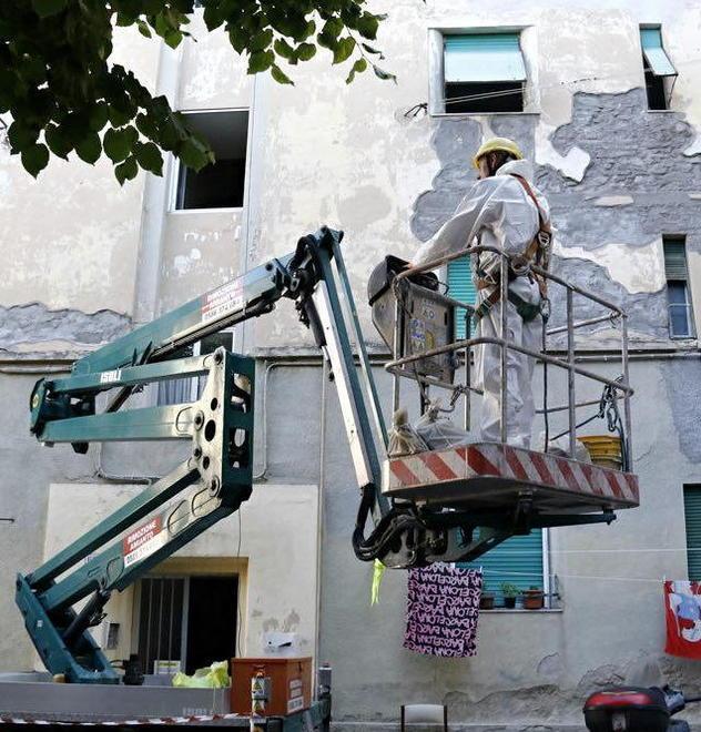 Il sindaco: «Lunedì pronti i primi venti alloggi un’alternativa a chi vive alla Chiccaia» 