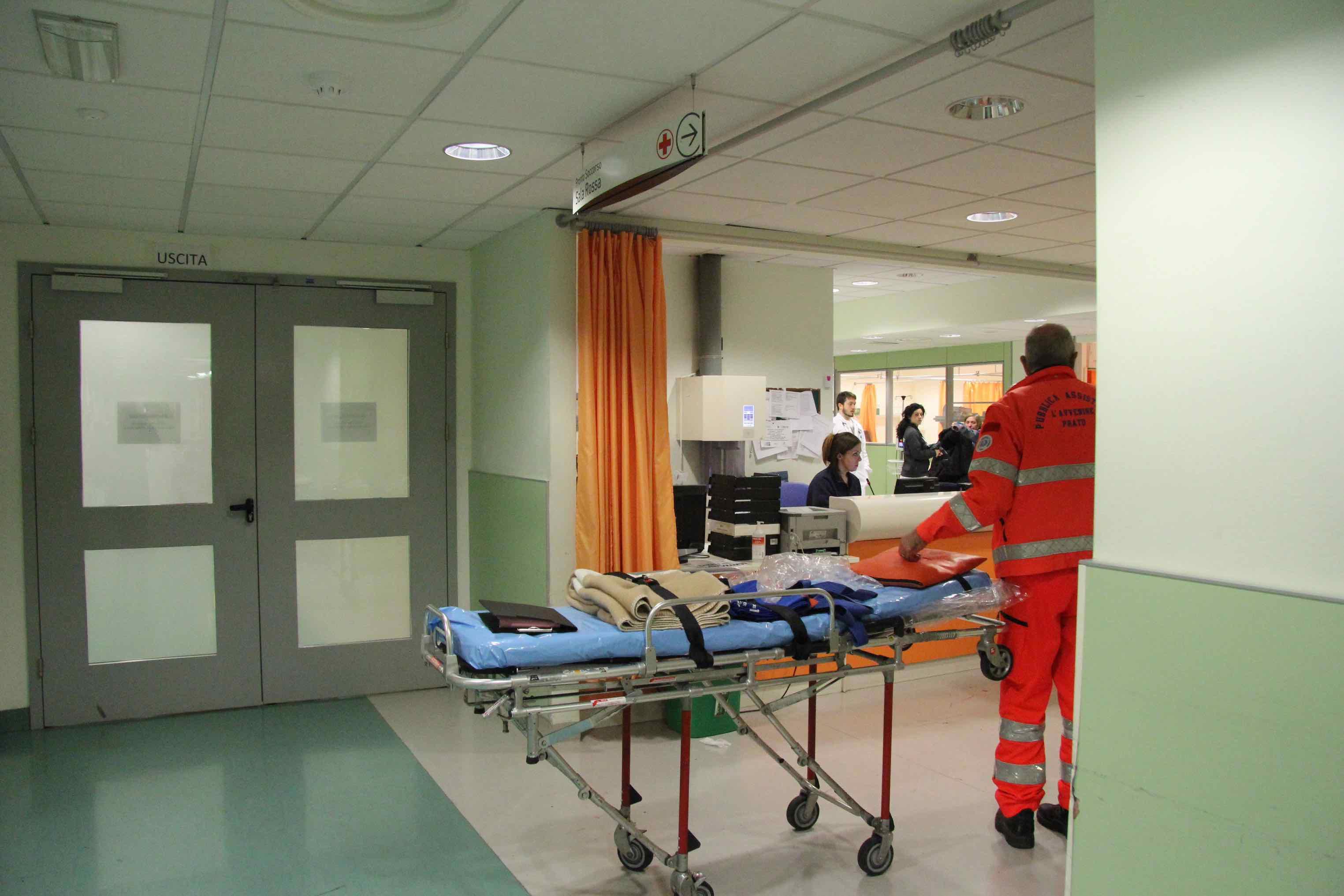 L'interno dell'ospedale Santo Stefano