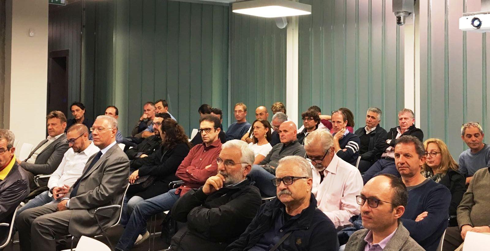 L'assemblea degli artigiani tessili