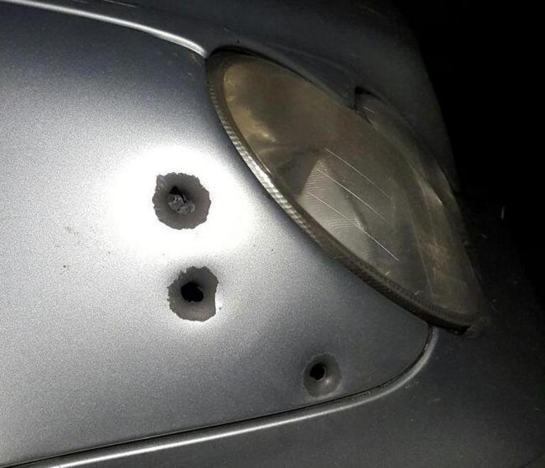 Spara al vicino nell’auto: arrestato 