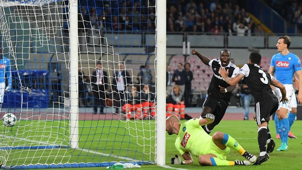 Il Napoli fa harakiri al San Paolo Il Besiktas ringrazia e passa 