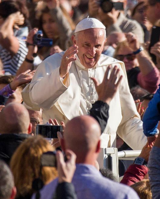 Bondisti a San Pietro coi titoli carta straccia 