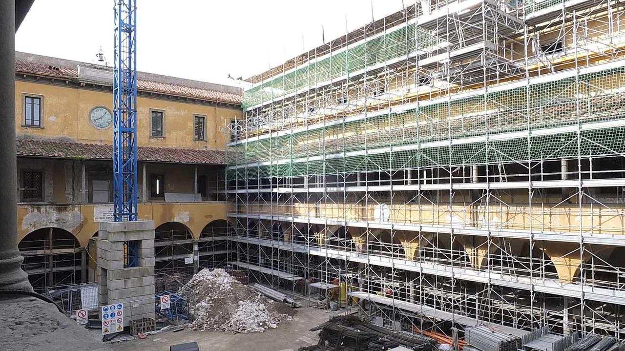 Il cantiere nel cortile della Sapienza