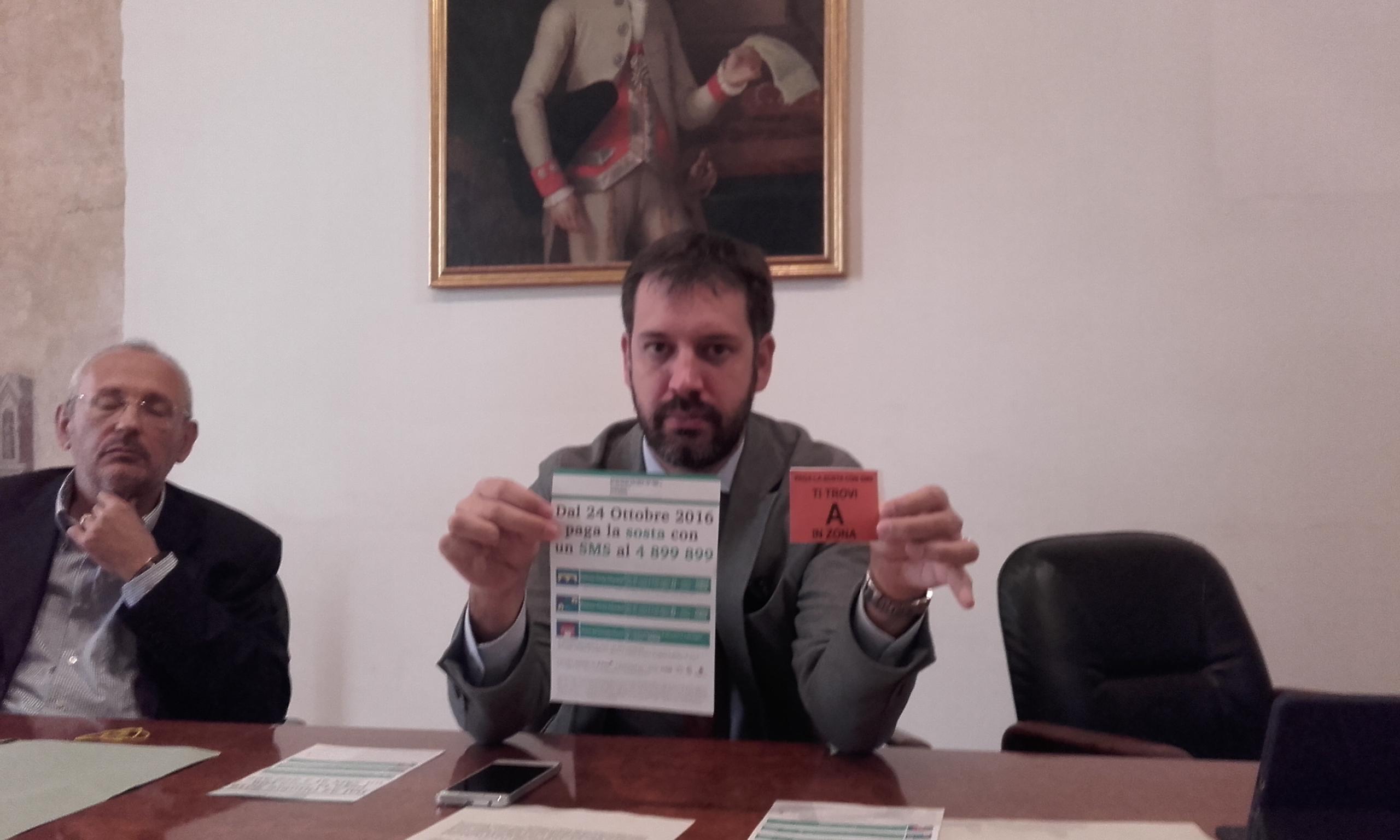 L'assessore Filippo Alessi spiega il nuovo metodo di pagamento