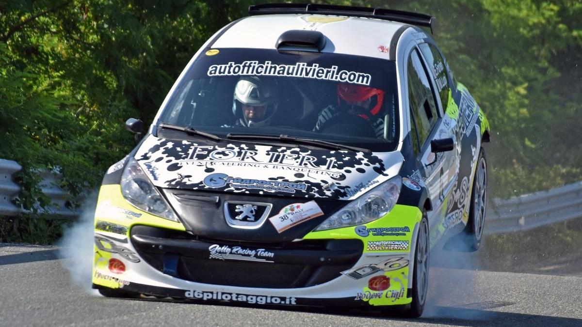 Emanuel Forieri sulla Peugeot 207 S2000 (foto Luca Trovarelli)