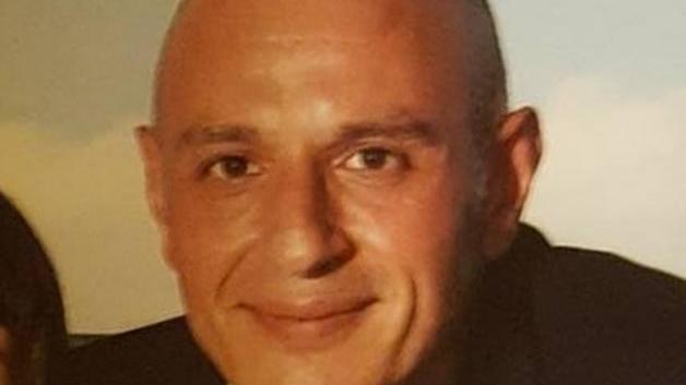 Papà muore a 43 anni: trovato senza vita a casa
