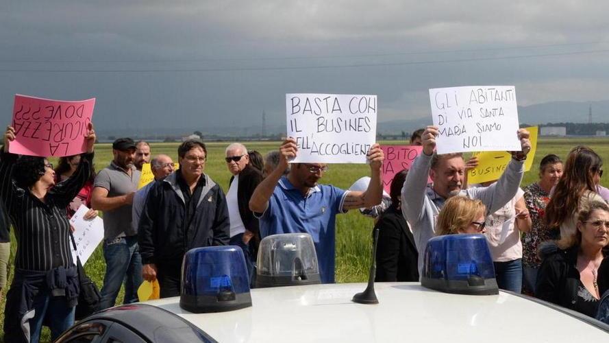 «Perdono valore le case vicino al centro profughi»