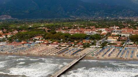 Il sogno di Neri: la Versilia come una sola città