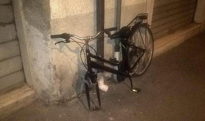 Il ristoratore: «Ogni sera rubano bici»