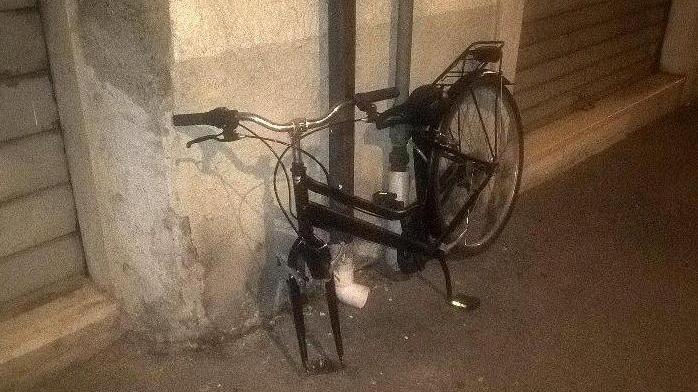 Il ristoratore: «Ogni sera rubano bici»