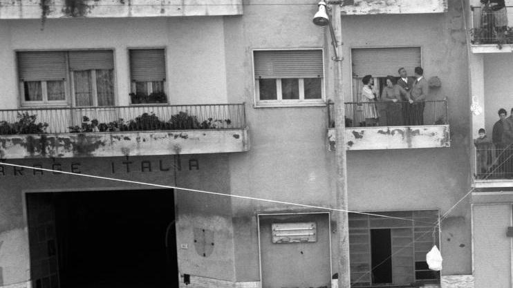 «Arriva la piena» E chi può salvi l’auto