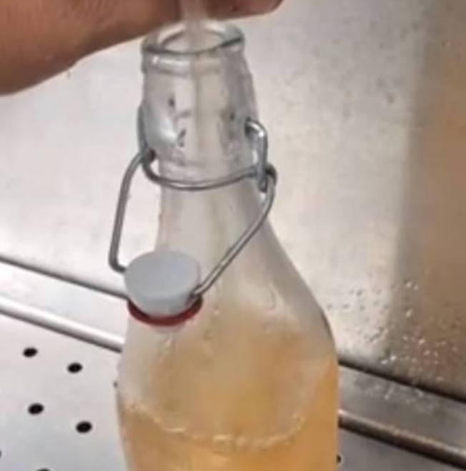 Acqua marrone dal rubinetto 