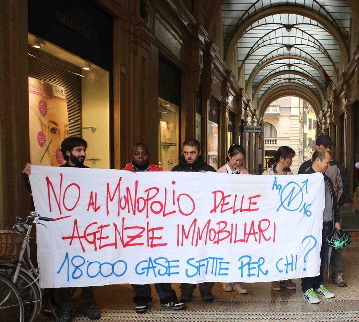 Sit-in contro lo sfratto di 4 famiglie 