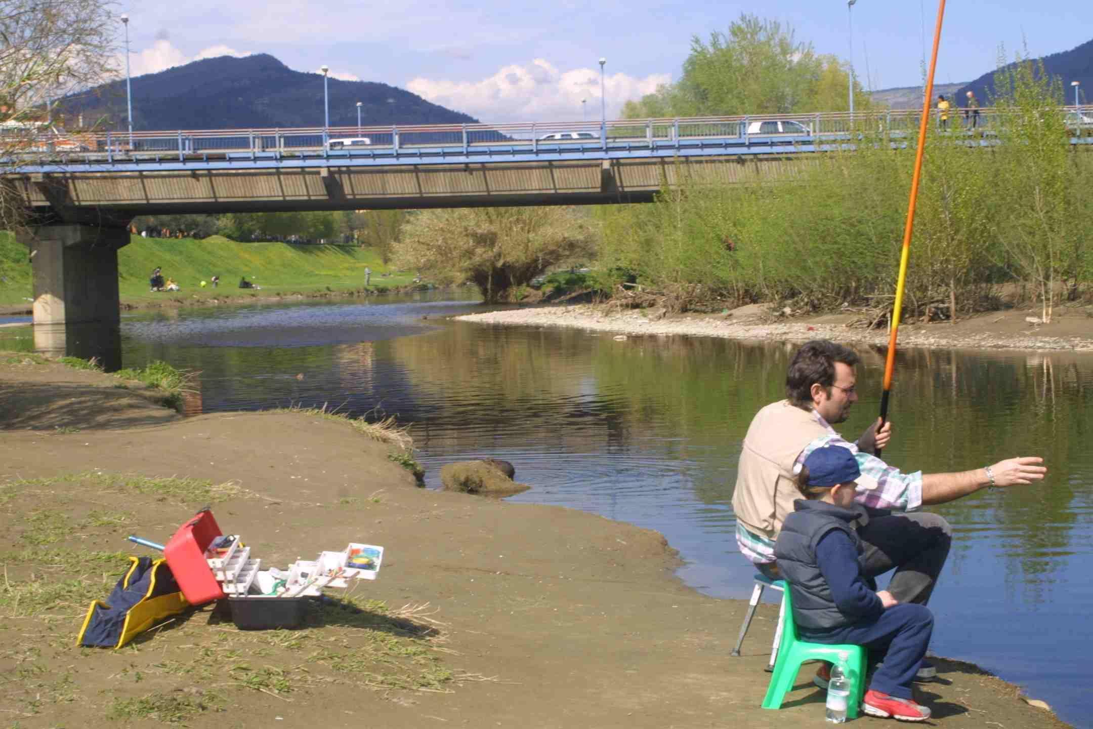 Un pescatore sul Bisenzio