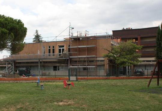 La scuola Carducci di Empoli (foto d’archivio)