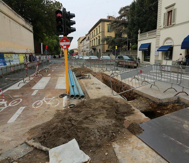 Acque si piega ai commercianti i lavori in centro si fanno di notte 