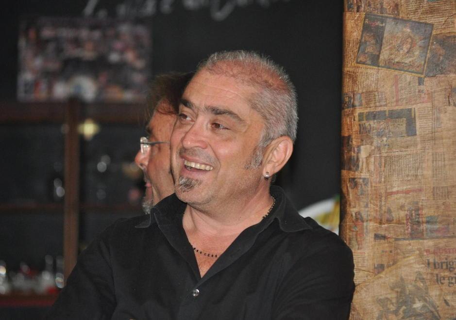 Da Viareggio a Pescia per riaprire il teatro Pacini