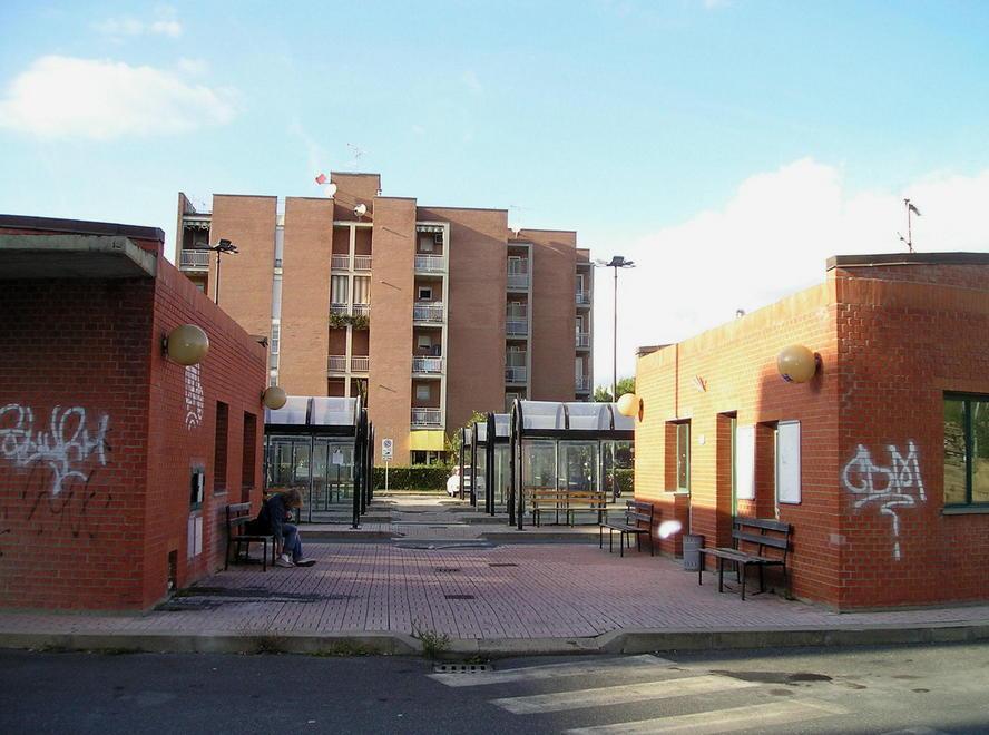 Piazza Musselburgh tra degrado e sporcizia 
