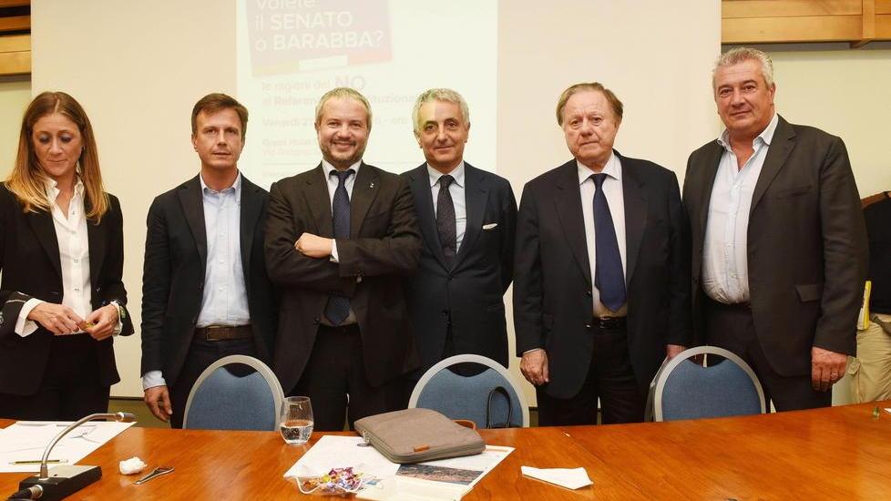 Folla per Matteoli e Quagliarello