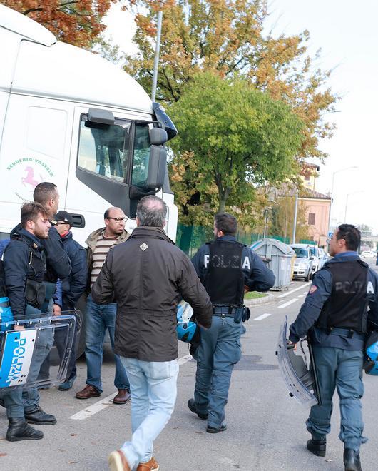 Sciopero tra tensioni, picchetti e cortei 