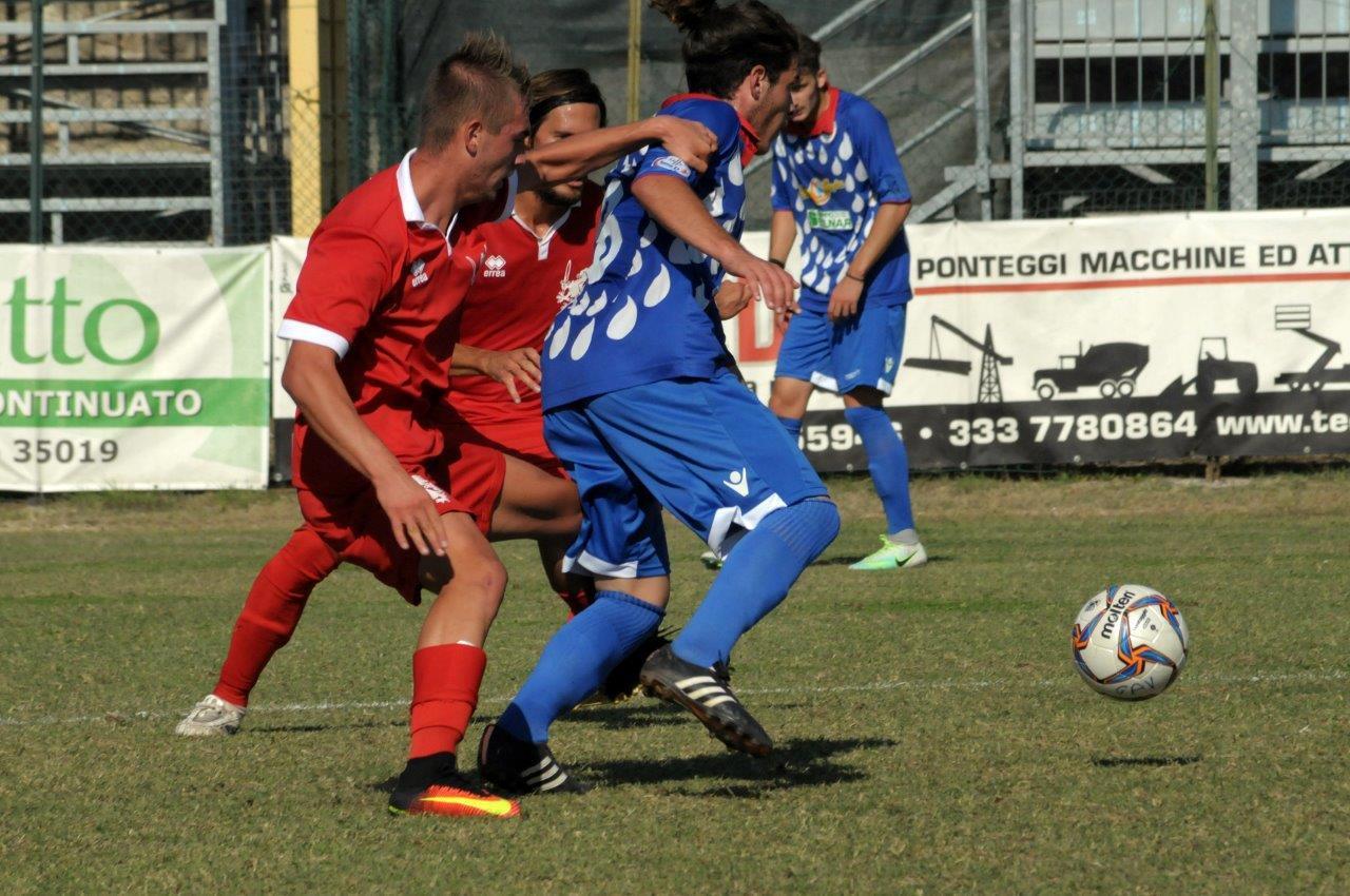 Pari e patta nel derby della Maremma (0-0)