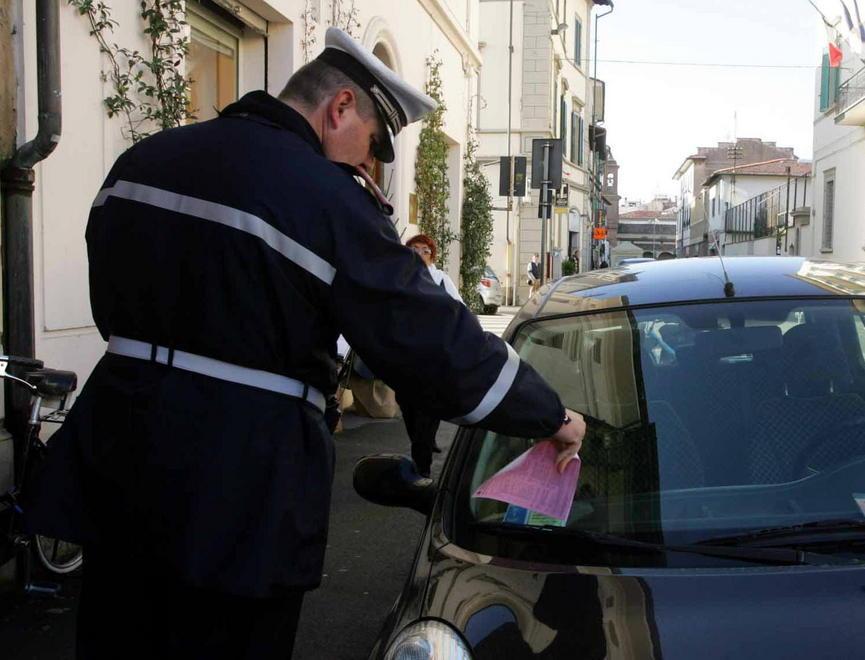 Addio a Equitalia, ma non alle multe 