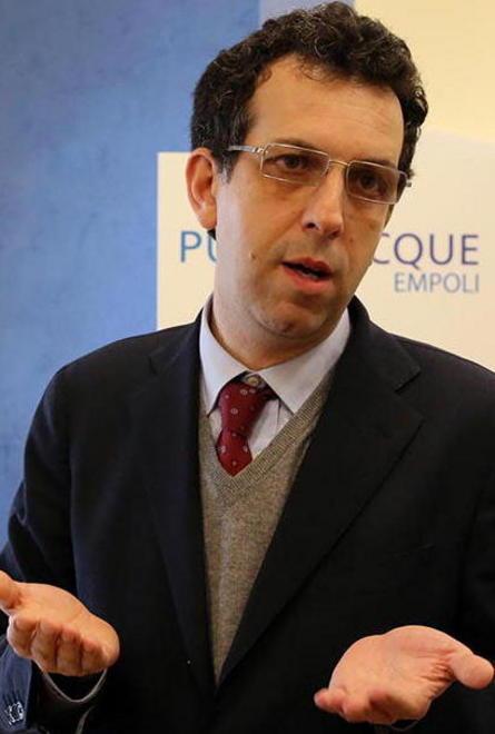 Suolo pubblico, nuove regole contro i furbetti del tavolino