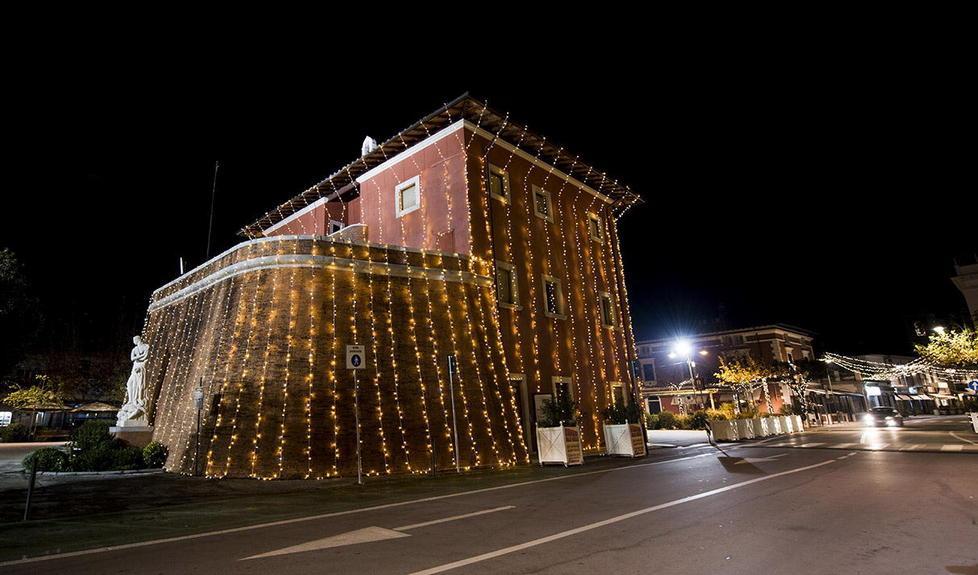 Al Forte polemica sulle luminarie natalizie