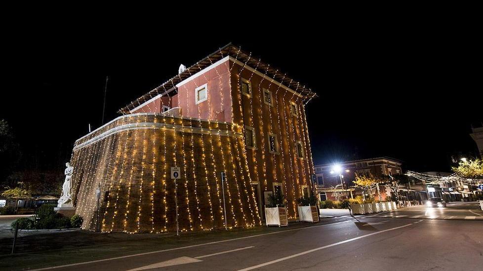 Al Forte polemica sulle luminarie natalizie