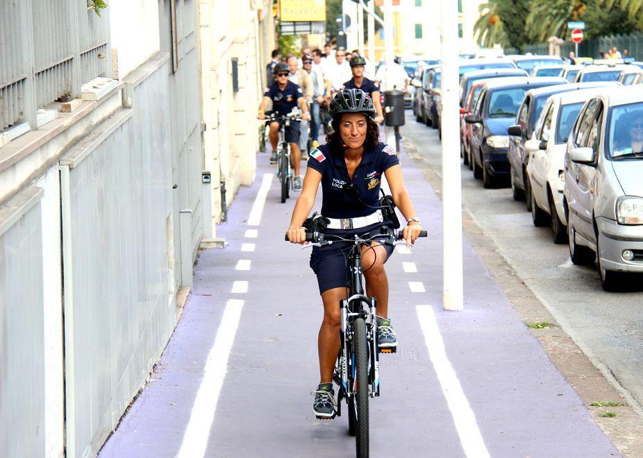 Ciclabile in via Diaz, residenti in rivolta 